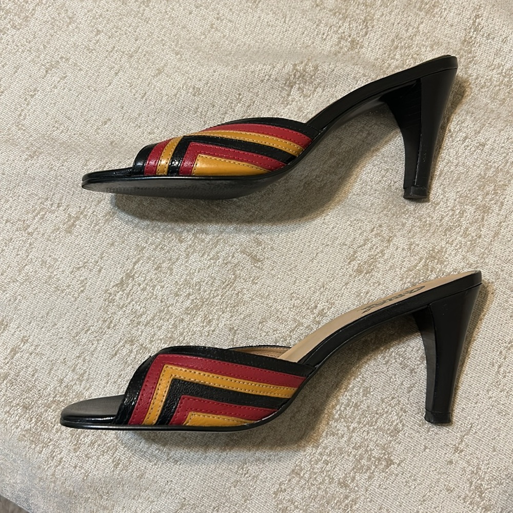 Carlos Slip-On Pump Sandals. By Carlos Santana       Excellent Condition - Picture 6 of 7